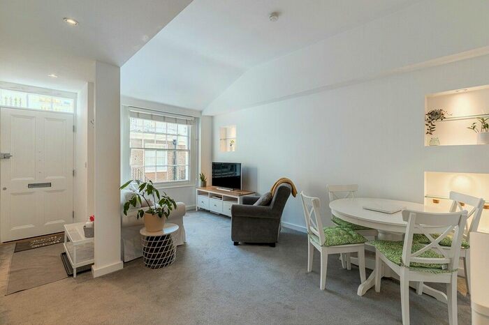 2 Bedroom Flat To Rent In Holland Park Mews, Holland Park, W11
