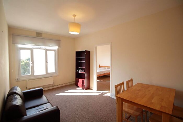 1 Bedroom Flat To Rent In Brixton Hill, London, SW2