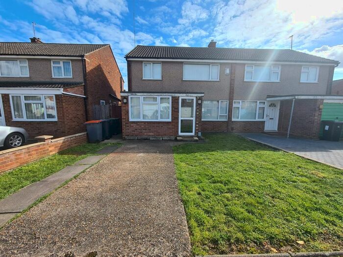 3 Bedroom Semi-Detached House To Rent In Ormesby Way, Bedford, MK40