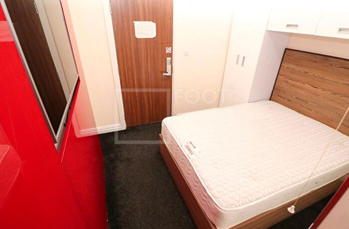 Studio To Rent In Bills Inclusive, Sunbridge Halls, Bradford, BD1