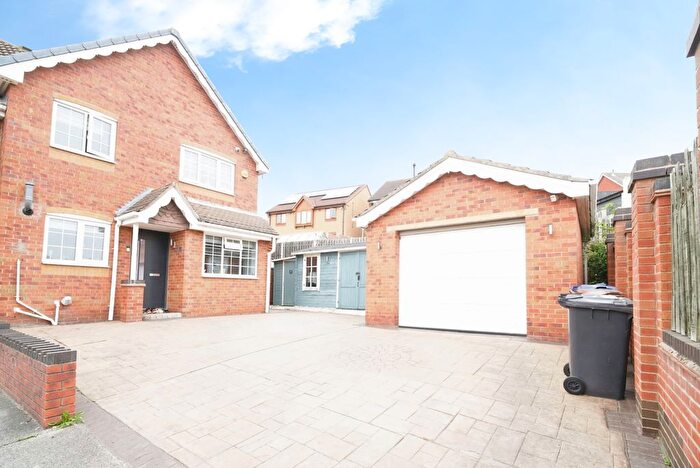 3 Bedroom Property To Rent In Abbey Farm View, Cudworth, Barnsley, S72