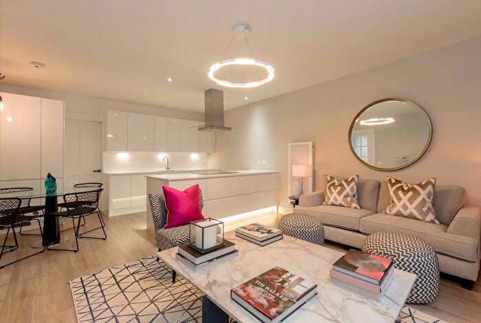 2 Bedroom Flat To Rent In Stafford Street, West End, Edinburgh, EH3