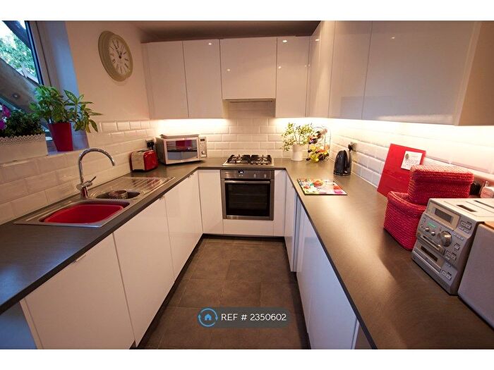 2 Bedroom Flat To Rent In Harlesden, London, NW10