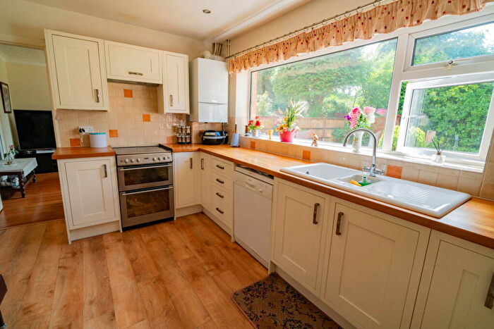 5 Bedroom Detached House For Sale In Lode Lane, Solihull, B91
