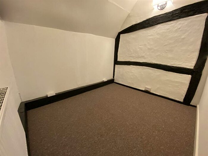 2 Bedroom Cottage To Rent In George Street, Hailsham, BN27