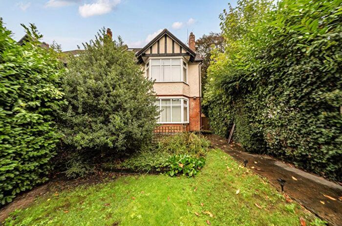 6 Bedroom Semi-Detached House For Sale In Brighton Road, Purley, CR8