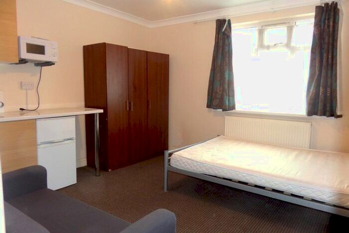 Studio To Rent In Sixth Avenue, Hayes, Middlesex, UB3