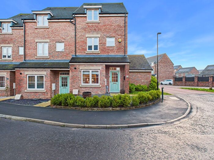 4 Bedroom End Terrace House For Sale In Whitworth Park Drive, Houghton Le Spring, DH4