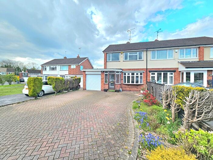 3 Bedroom Semi Detached House For Sale In Ingestre Drive, Birmingham, B43