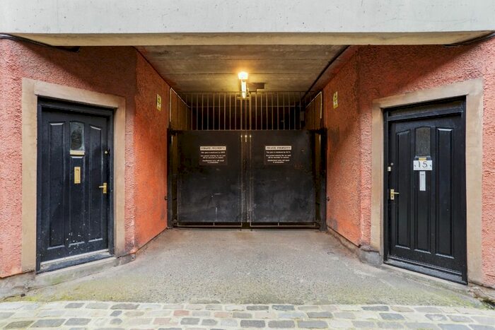 Garage / Parking To Rent In Kings Stable Lane, Grassmarket, Edinburgh, EH1