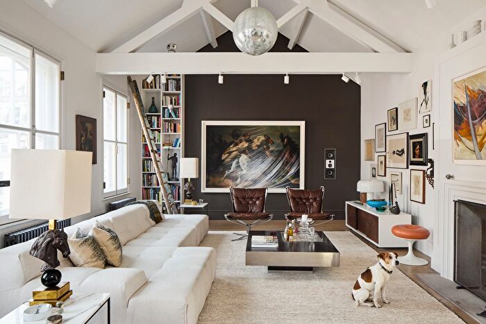 2 Bedroom Flat For Sale In Brewer Street, London, W1F