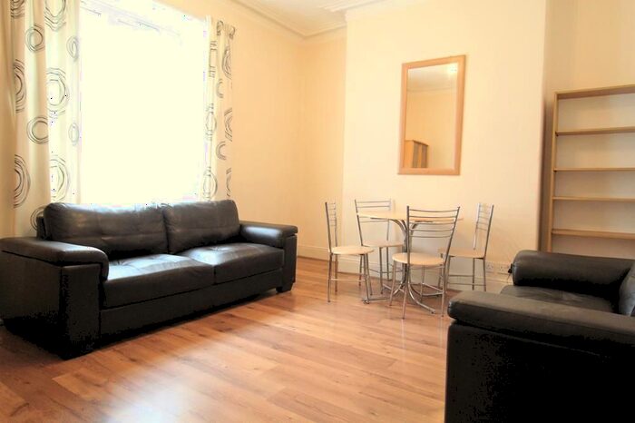 1 Bedroom Flat To Rent In Raeburn Place, Aberdeen, AB25