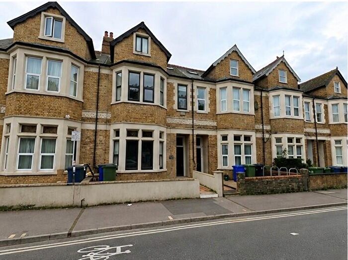 5 Bedroom Apartment To Rent In Cowley Road, Oxford, OX4