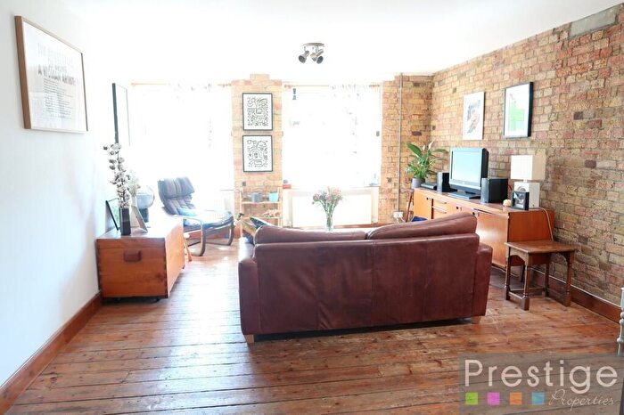3 Bedroom Apartment To Rent In Manor Road, London, N16