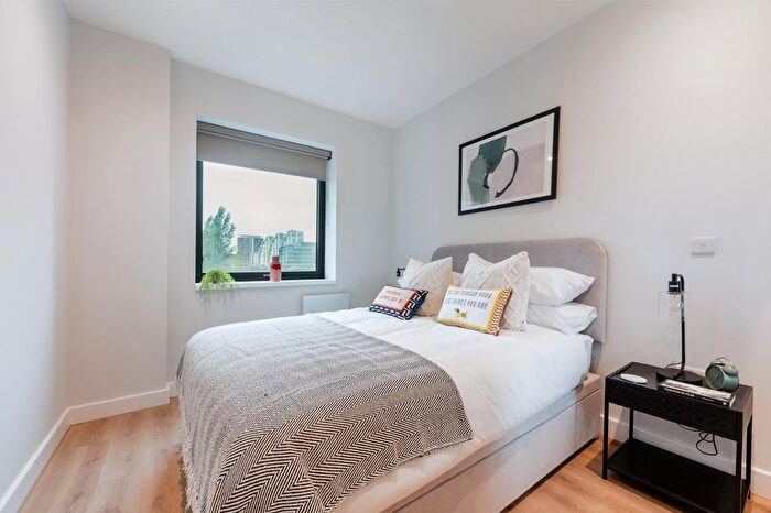 2 Bedroom Flat To Rent In Clay, Salford Quays, M50