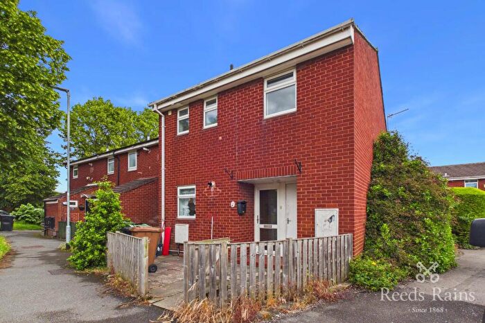 3 Bedroom Semi Detached House For Sale In Northfield Place, Rothwell, Leeds, West Yorkshire, LS26