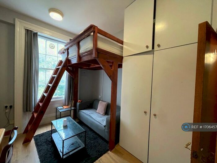 Studio To Rent In Harrington Square, London, NW1