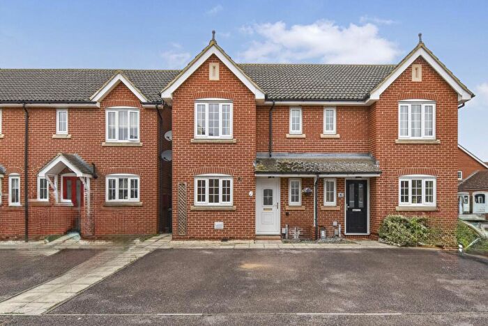 3 Bedroom Semi Detached House For Sale In Tansey End, Biggleswade, SG18