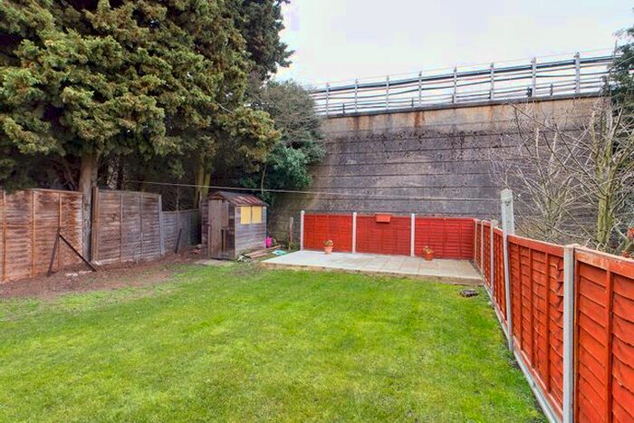 2 Bedroom Flat For Sale In Great Central Avenue, Ruislip, HA4