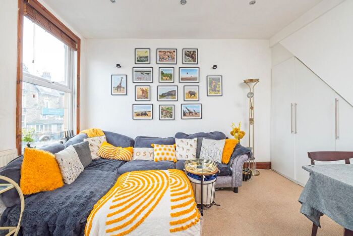 2 Bedroom Flat For Sale In Wells Road, Knowle, BS4