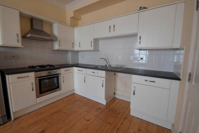3 Bedroom Flat To Rent In Boutport Street, Barnstaple, Devon, EX31