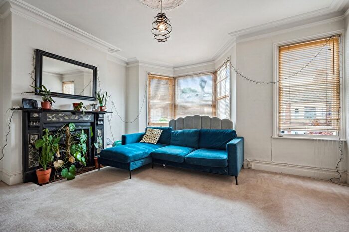 2 Bedroom Maisonette To Rent In Wilton Avenue, Turnham Green, W4