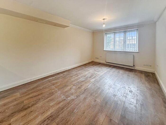 1 Bedroom Flat To Rent In Langley Road, Slough, SL3