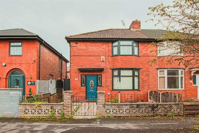 3 Bedroom Semi-Detached House To Rent In Rosslyn Road, Moston, Manchester, M40
