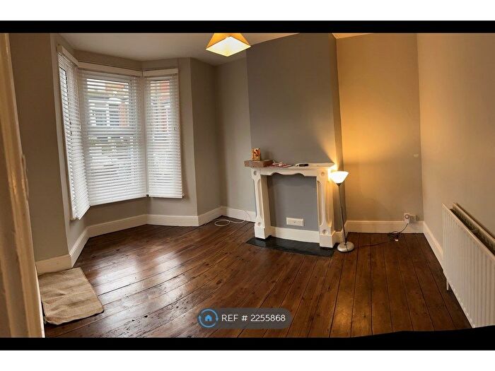 3 Bedroom End Of Terrace House To Rent In Cecil Road, Rochester, ME1