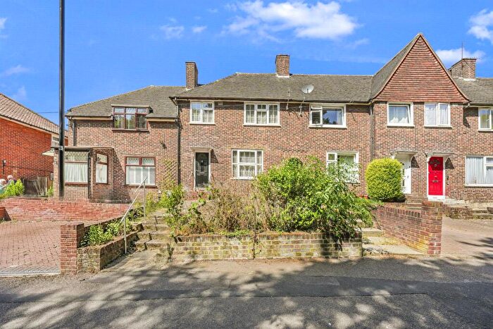 3 Bedroom Terraced House For Sale In Hornbeam Grove, Chingford, E4
