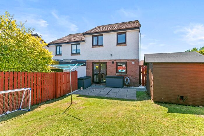 3 Bedroom Semi-detached House For Sale In Drummond Way, Newton Mearns, G77