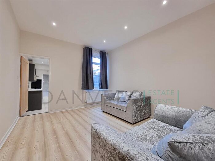 4 Bedroom Terraced House To Rent In Ullswater Street, Leicester, LE2