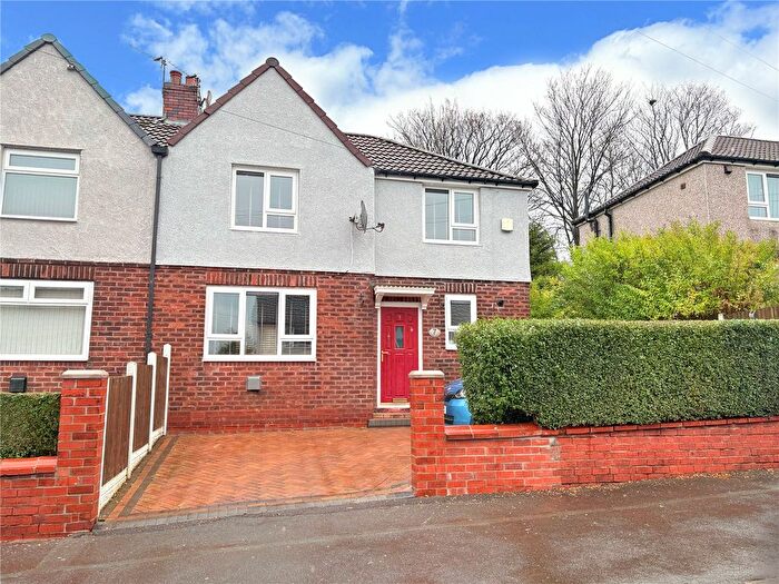 3 Bedroom Semi Detached House For Sale In Derwent Avenue, Heywood, Greater Manchester, OL10