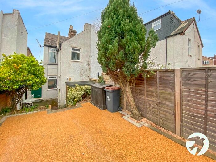 2 Bedroom Terraced House To Rent In New Road, Orpington, Kent, BR6