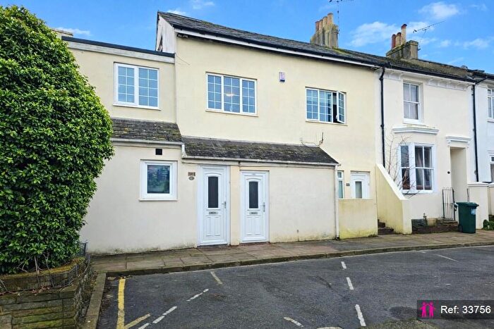 3 Bedroom Apartment To Rent In Elm Grove, Brighton, BN2