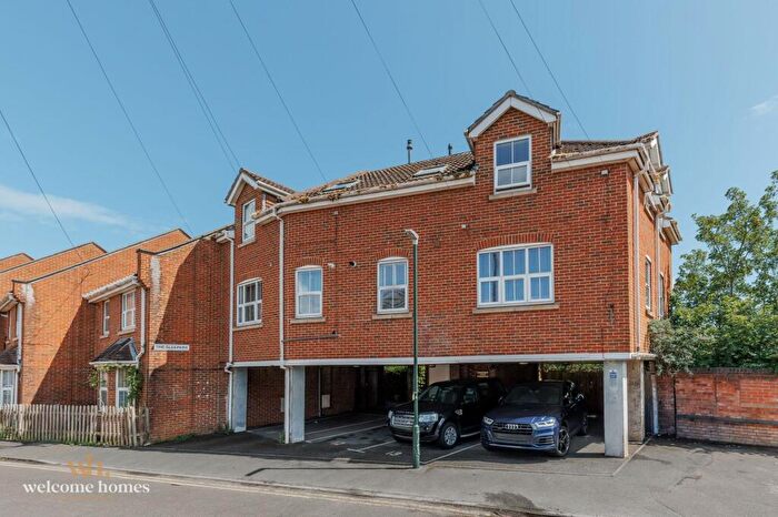2 Bedroom Flat For Sale In Northcote Road, Bournemouth, BH1