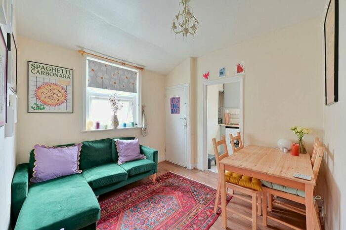 2 Bedroom Flat To Rent In Quicks Road, South Wimbledon, London, SW19