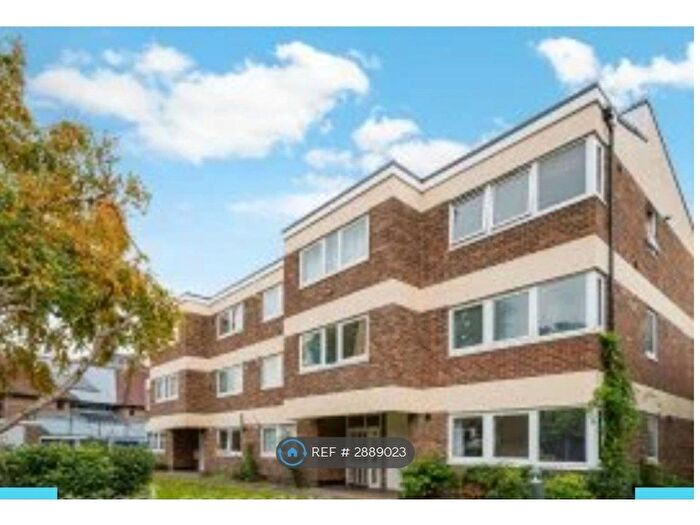 Studio To Rent In Clifton Road, London, SW19