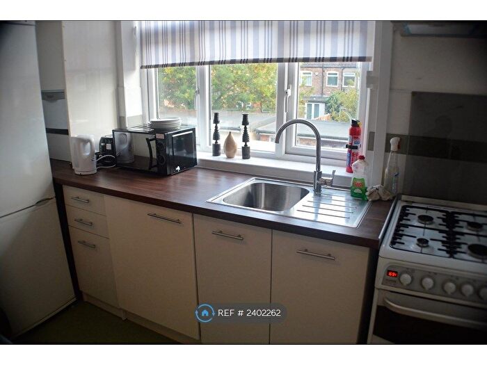 2 Bedroom Flat To Rent In Eton Road, Ilford, IG1