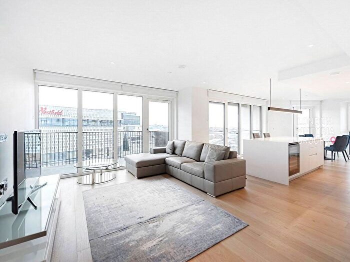 2 Bedroom Flat To Rent In Lincoln Apartments, Fountain Park Way, London, W12