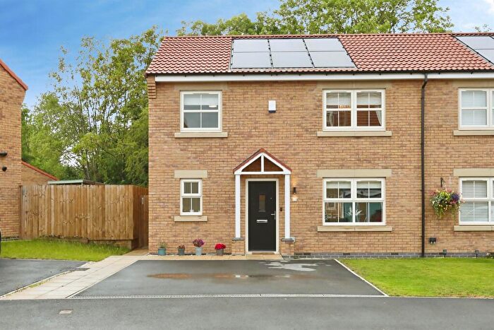 3 Bedroom Semi-Detached House For Sale In Lampman Way, Costhorpe, Worksop, S81