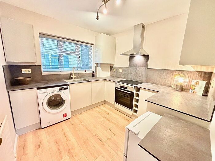 2 Bedroom Flat To Rent In Highstone Court, London, E11
