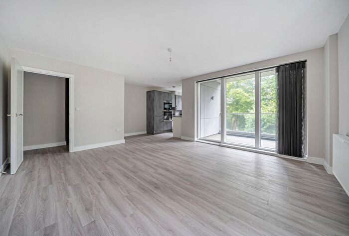 2 Bedroom Flat To Rent In Mount Harry Road, Sevenoaks, Kent, TN13