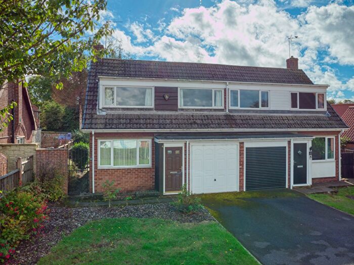3 Bedroom Semi-Detached House For Sale In Retford Road, Blyth, S81
