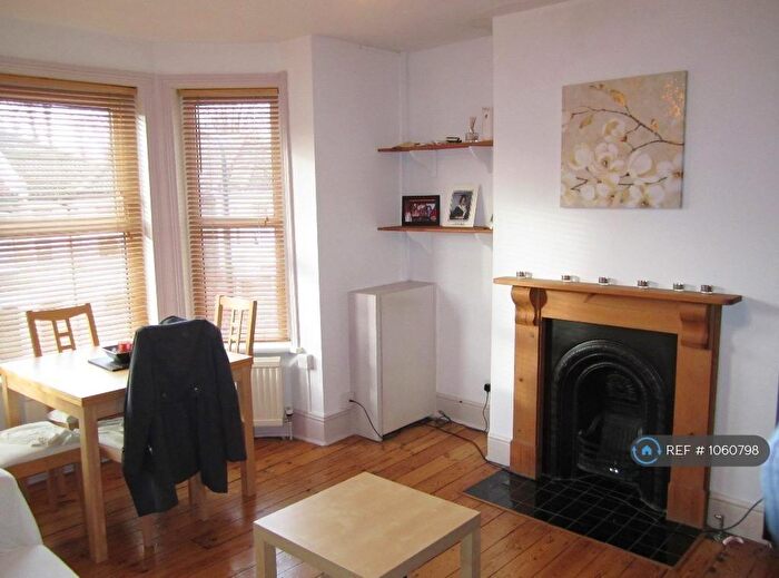 1 Bedroom Flat To Rent In Burlington Road, Southampton, SO15