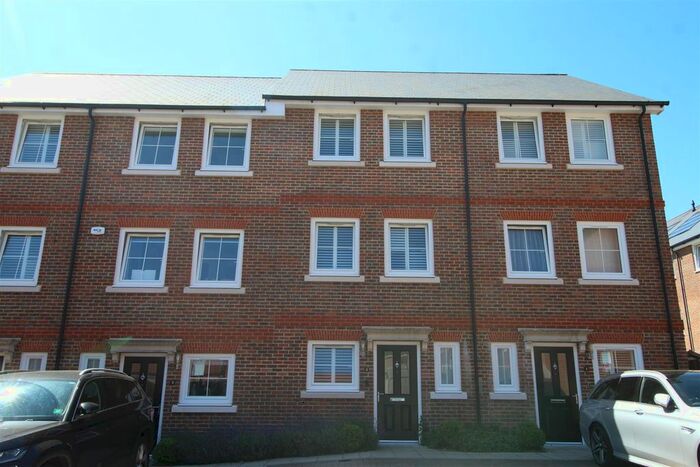 4 Bedroom Terraced House To Rent In Breething Road, Dunton Green, Sevenoaks, TN14