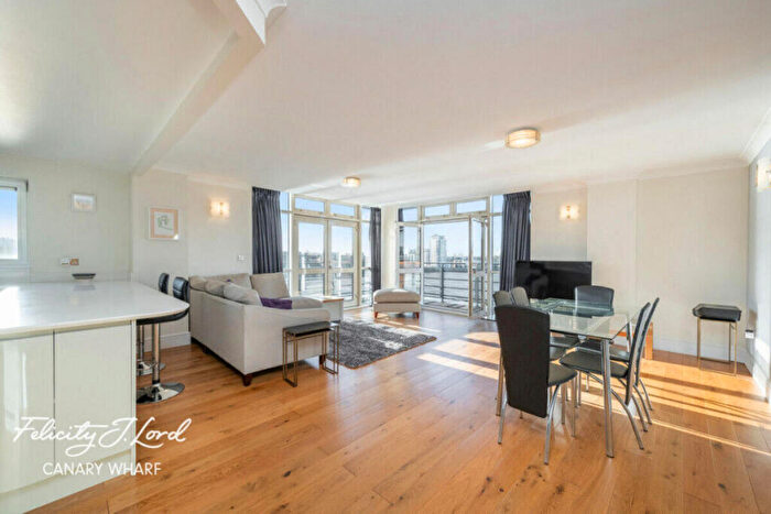 2 Bedroom Apartment To Rent In Langbourne Place, London, E14