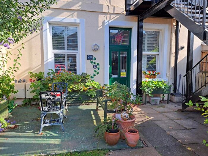 2 Bedroom Flat For Sale In Marine Parade, Hythe, CT21