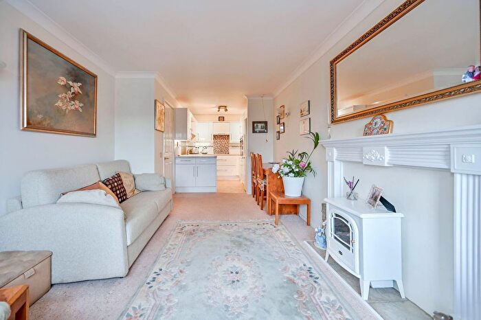 1 Bedroom Flat For Sale In Mount Place, Guildford, GU2