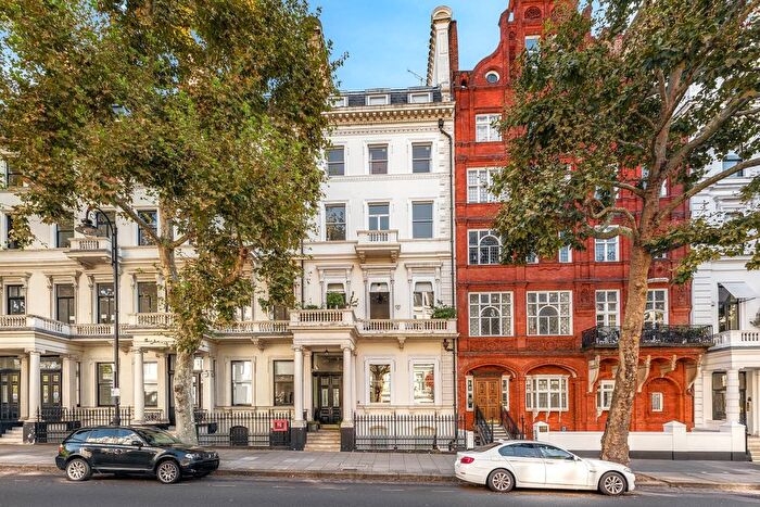 3 Bedroom Flat For Sale In Queen's Gate, South Kensington, SW7